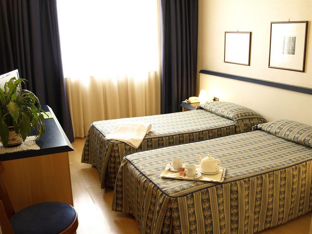 Hotel Alberi Lecco Kültér fotó